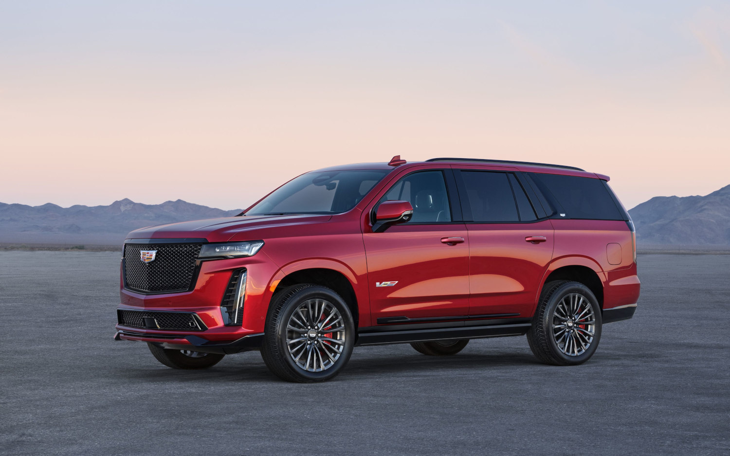 Cadillac EscaladeV 2023 SUV Drive